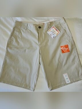 Vintage Dockers Khaki Shorts Deadstock NWT Size 12 Truly Slimming Classic Y2K